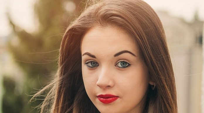 Cum este sa fii intr-o relatie atunci cand esti escorta