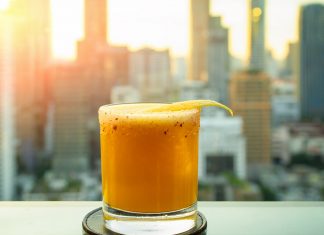 Bere in 5 cocktail-uri (usoare) pe care fiecare barbat ar trebui sa stie sa le prepare