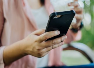 Te streseaza sa vorbesti la telefon cu straini? Afla motivul